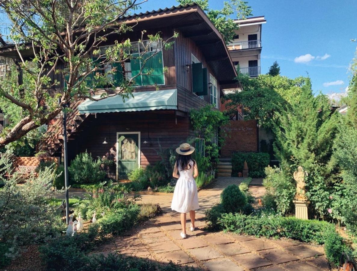 Vijit Nakorn Hotel Sisaket Екстериор снимка